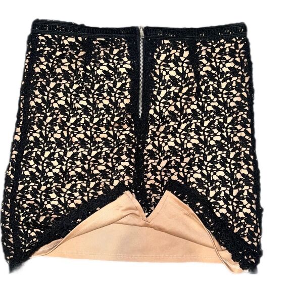 Small 2 piece Set Kendall & Kylie Collection Black Lace Cropped Top & Mini Skirt - Picture 7 of 10